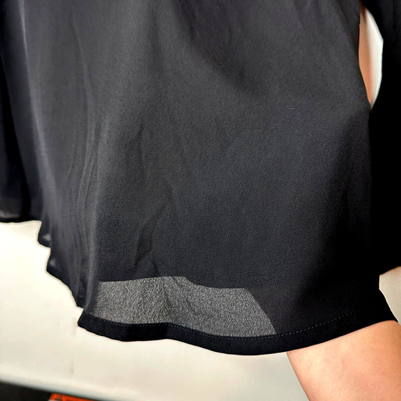 Tobi Black Cold Shoulder Long Sleeve Flowy V-Neck Keyhole Back Blouse M - Picture 9 of 15